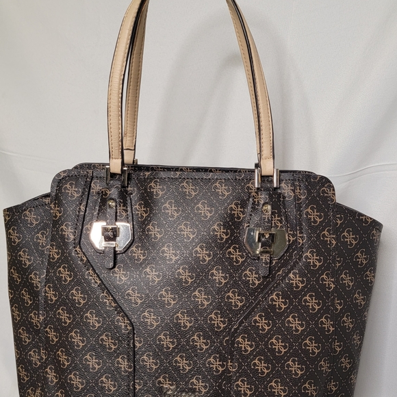 Guess Tote - Picture 2 of 11